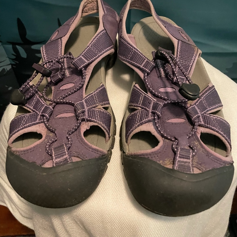 Hiking sandals. Size 9.